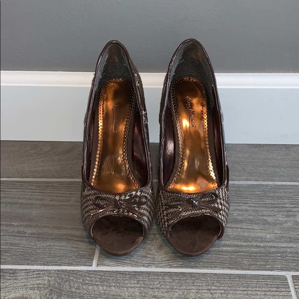 Beautiful Plaid Peep Toe Wedges